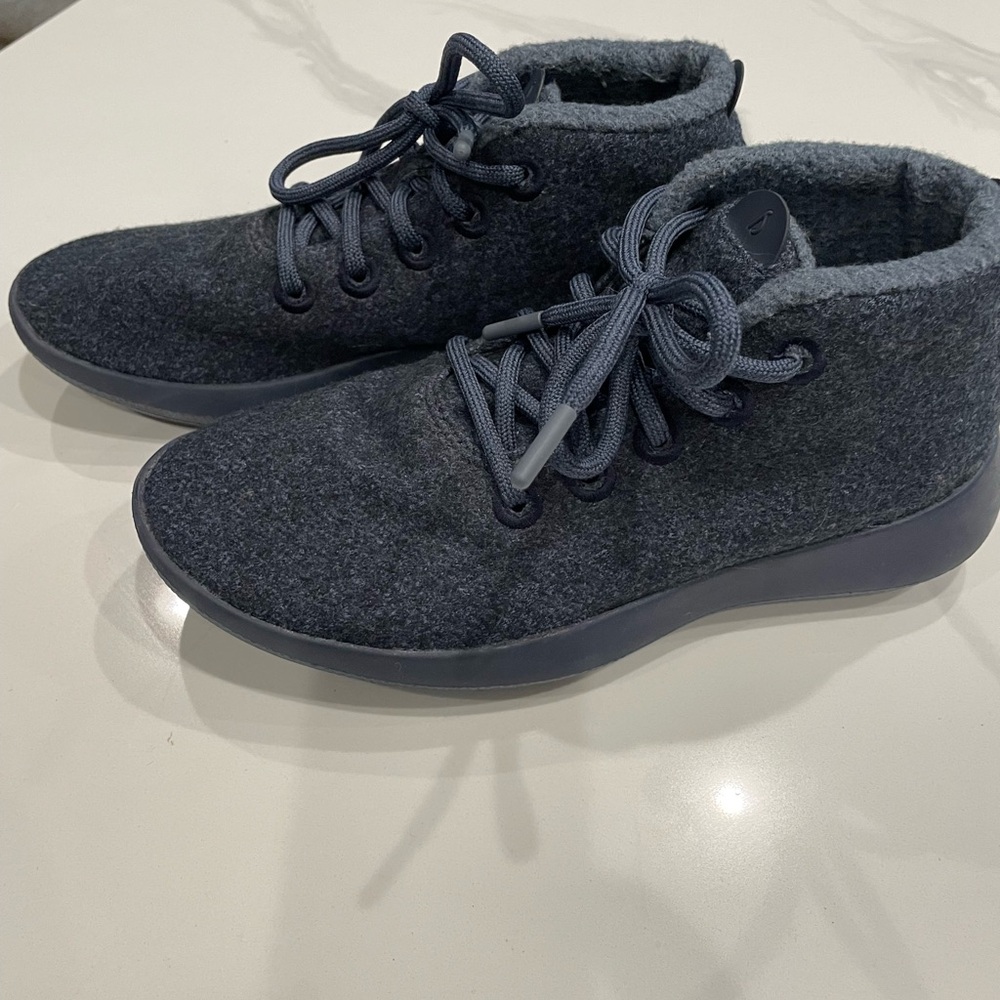 Allbirds Women’s Blue/Gray Wool Sneakers size 9